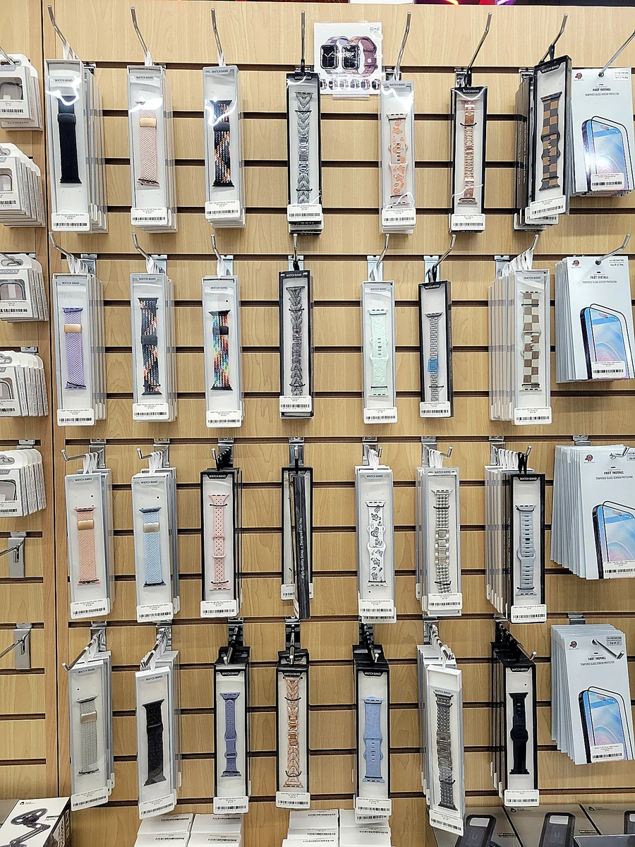 Display of watch bands in store